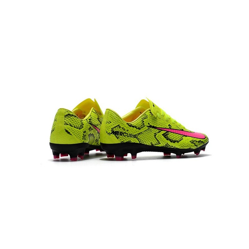ronaldo yellow cleats