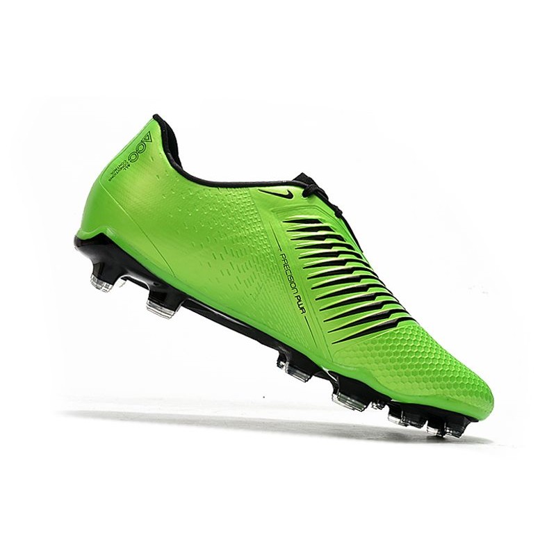 nike phantom venom strike grip
