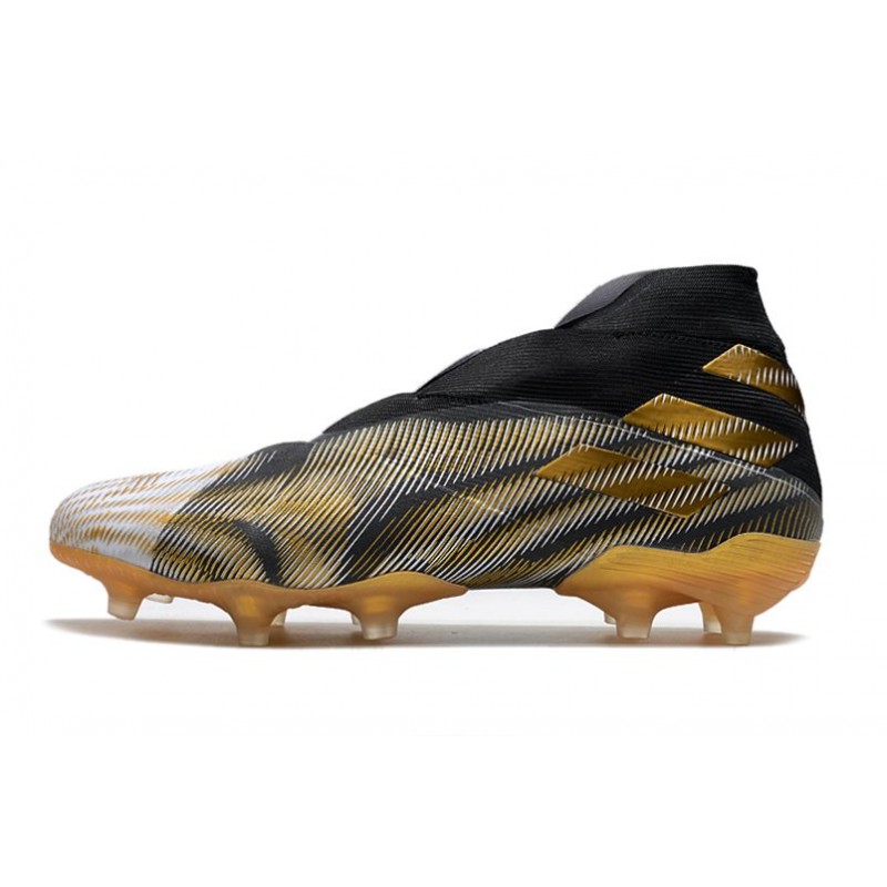nemeziz negras y doradas